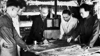 Dấn thân và tận hiến - phẩm chất của các lãnh tụ Đảng Cộng sản Việt Nam