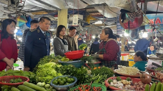 Chủ động nguồn hàng, kiểm soát chặt thị trường Tết