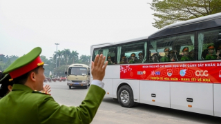 Học viện CSND tổ chức 6 chuyến xe đưa 300 học viên về quê ăn Tết