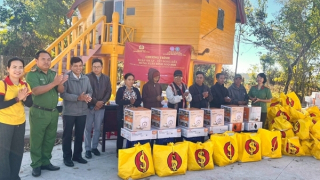 Xuân ấm áp, Tết yêu thương