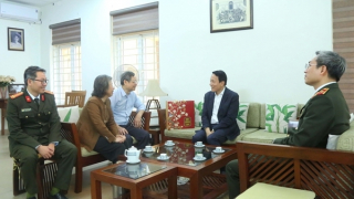 Bộ trưởng Lương Tam Quang chúc Tết, tri ân, thăm hỏi thân nhân gia đình các đồng chí cố lãnh đạo Bộ