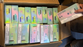 Triệt phá đường dây buôn bán thuốc lá điện tử lớn, doanh thu hàng tỷ đồng