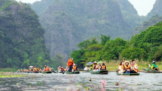 Gác cửa bình yên vùng đất du lịch Ninh Bình