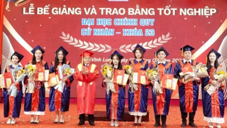 Trường Đại học Cửu Long trao bằng tốt nghiệp cho 387 cử nhân khóa 23