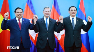 Thủ tướng Phạm Minh Chính làm việc với Thủ tướng Campuchia và Thủ tướng Lào