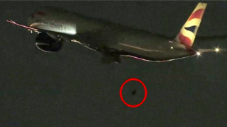 Máy bay rớt bánh