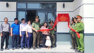 Bàn giao “Ngôi nhà 19/8” cho đoàn viên Công an tỉnh Khánh Hòa