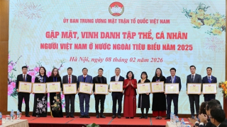Mặt trận Tổ quốc Việt Nam vinh danh tập thể, cá nhân kiều bào tiêu biểu