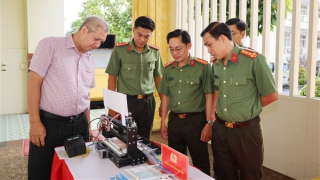 Tư vấn hướng nghiệp cho gần 300 chiến sĩ Công an sắp xuất ngũ