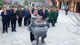 Tổng Bí thư Tô Lâm dâng hương tưởng niệm các đồng chí lãnh đạo tiền bối