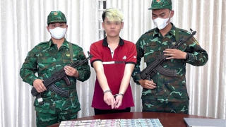 Trao thưởng đơn vị có thành tích xuất sắc trong đấu tranh chuyên án tiền giả