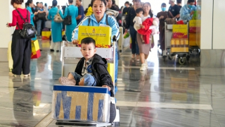 550 người lao động được hỗ trợ về quê đón Tết bằng máy bay