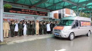 Những chuyến xe nghĩa tình đưa bệnh nhân về quê đón Tết