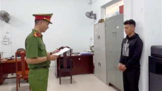 Bắt nam thanh niên rủ bạn gái nhí vào nhà nghỉ để… “tâm sự”