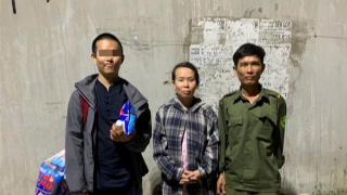 Công an xã giúp nam thanh niên chậm phát triển trí tuệ đi lạc đường