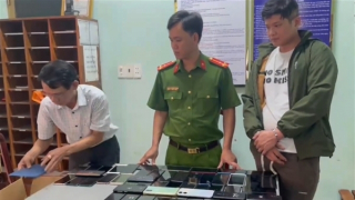 Bắt nhanh đối tượng trộm 51 điện thoại sau hơn 3 giờ gây án
