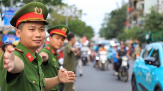 Công an TP Hồ Chí Minh thức cho dân ngủ, gác cho dân vui