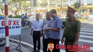 Chấn chỉnh các điểm giữ xe xung quanh đường hoa Cần Thơ sau phản ảnh tăng giá