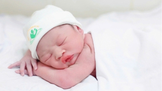 Khoảnh khắc hạnh phúc đón những công dân nhí đầu tiên trong năm mới Bính Ngọ