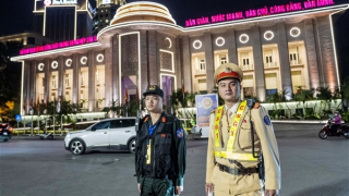 Thầm lặng giữ bình yên đêm Giao thừa của Thủ đô