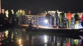 Chìm tàu khách chở 23 người trên hồ Thác Bà, 6 người mất tích