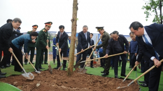 Phấn đấu để Hà Nội là “thành phố trong rừng, rừng trong thành phố”