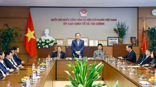 Chủ tịch Quốc hội Trần Thanh Mẫn làm việc với các cơ quan của Quốc hội