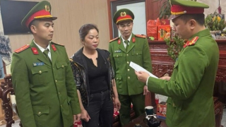 Bắt đối tượng chửi bới, thu tiền trái phép tại Đền bà Chúa Then