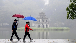 Nam Bộ nóng 36 độ C, Hà Nội có mưa nhỏ