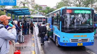 Hà Nội: Hơn 361.000 hành khách sử dụng xe buýt di chuyển trong dịp Tết