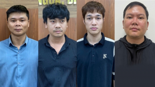 Bóc gỡ đường dây sản xuất giấy tờ giả qua mạng Internet