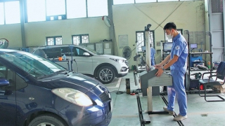 Tài xế cần lưu ý quy định mới về kiểm định khí thải ô tô từ 1/3/2026