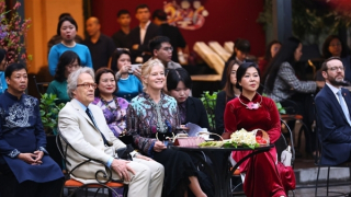 Phu nhân Tổng Bí thư và Công tước xứ Richmond cùng Phu nhân tham quan Bảo tàng Mỹ thuật Việt Nam