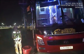 Nhồi nhét thêm 17 hành khách, một xe khách bị phạt hơn 127 triệu đồng