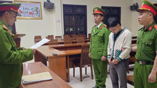 Tạm giữ tài xế ôtô tông nhiều người tại cây xăng ở Đà Lạt