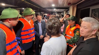 Cháy tàu du lịch trên vịnh Hạ Long, 41 người thoát nạn