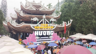 Để các điểm đến du lịch không rơi vào cảnh quá tải