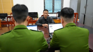 Khởi tố, bắt tạm giam lái tàu chở đá gây tai nạn ở Hồ Thác Bà