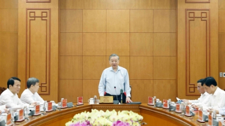 Tiếp tục kiên quyết, kiên trì đấu tranh phòng, chống tham nhũng