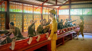 Về làng đánh giặc dưới bóng rừng xà nu