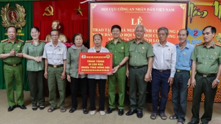 Hội Cựu Công an nhân dân Việt Nam hỗ trợ 1,8 tỷ đồng xây nhà nghĩa tình tại Vĩnh Long