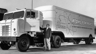 Mỹ đã giúp Iran xây dựng chương trình hạt nhân thế nào?