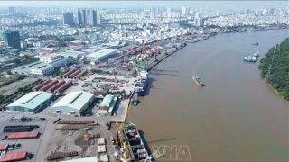 Vietnam tightens shipping safety, prepares contingency plans over Middle East risks