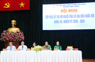 Cử tri gửi gắm nhiều ý kiến tâm huyết tới Thứ trưởng Lê Quốc Hùng