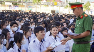 Công an Cà Mau đa dạng hóa các hình thức tuyên truyền pháp luật