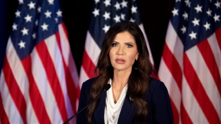 Ông Trump sa thải Bộ trưởng An ninh Nội địa Kristi Noem