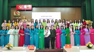 Cụm thi đua số 1 nói chuyện chuyên đề “Nghệ thuật nuôi dạy con trong thời đại số”