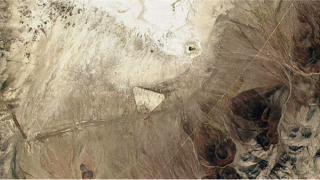 Cấu trúc tam giác bí ẩn