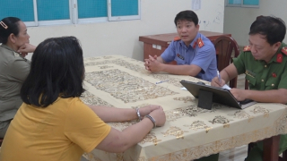 Đồng Tháp: Xử lý nhanh người phụ nữ gây rối tại tiệm vàng