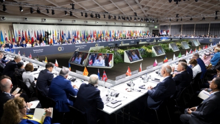 Ukraine trước sức ép đàm phán hòa bình